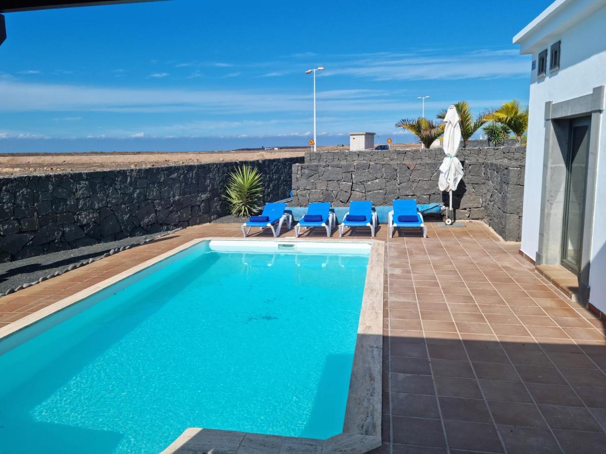 Villa Ana Плая Бланка Екстериор снимка